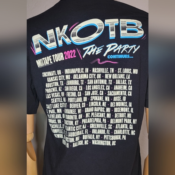 New Kids On The Block 2022 Mixed Tape Tour Concert Tee, size Small - Picture 5 of 5